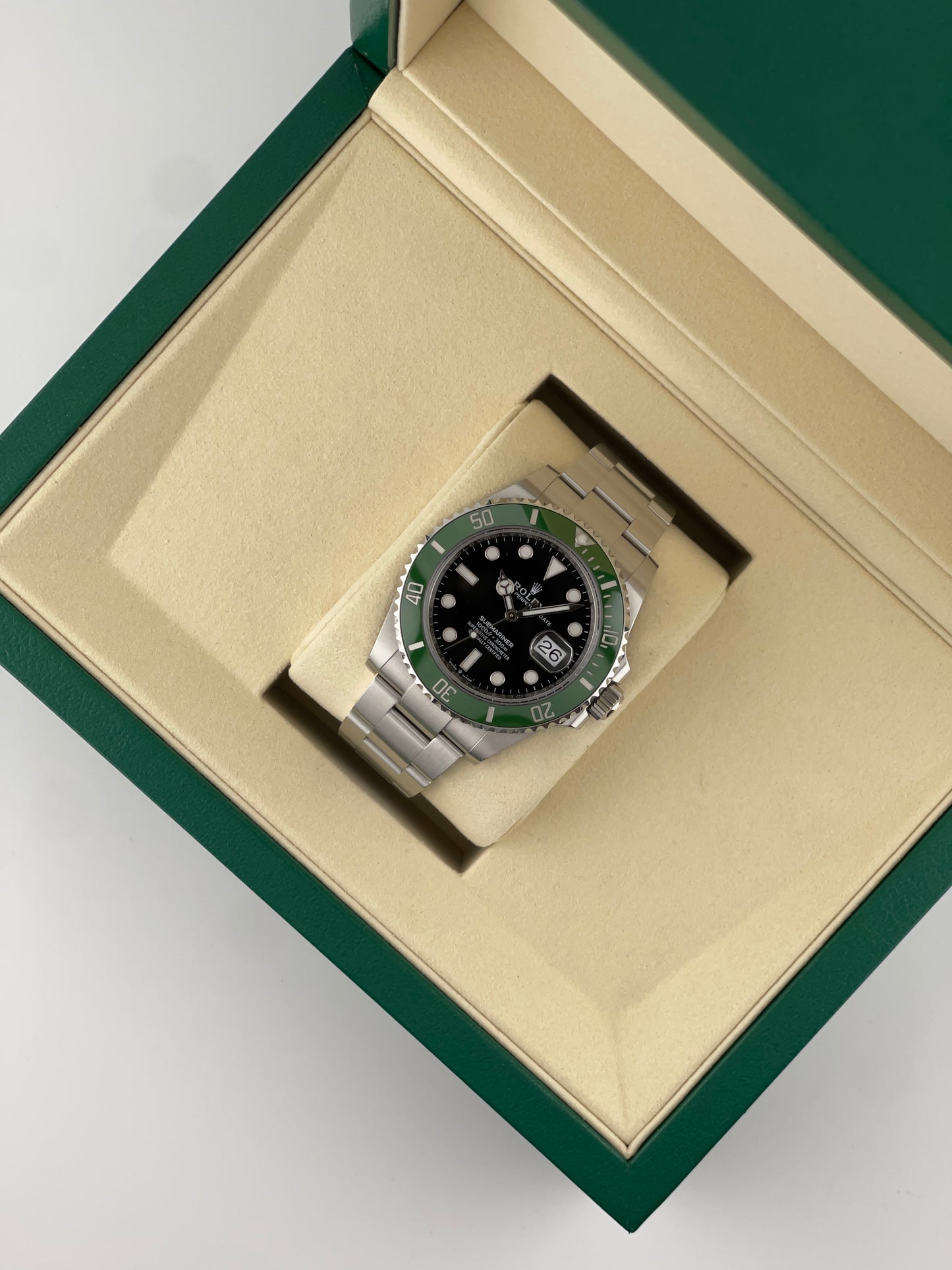 Rolex Submariner Date 126610LV Starbucks mit grüner Lünette und schwarzem Zifferblatt, 41mm Oystersteel