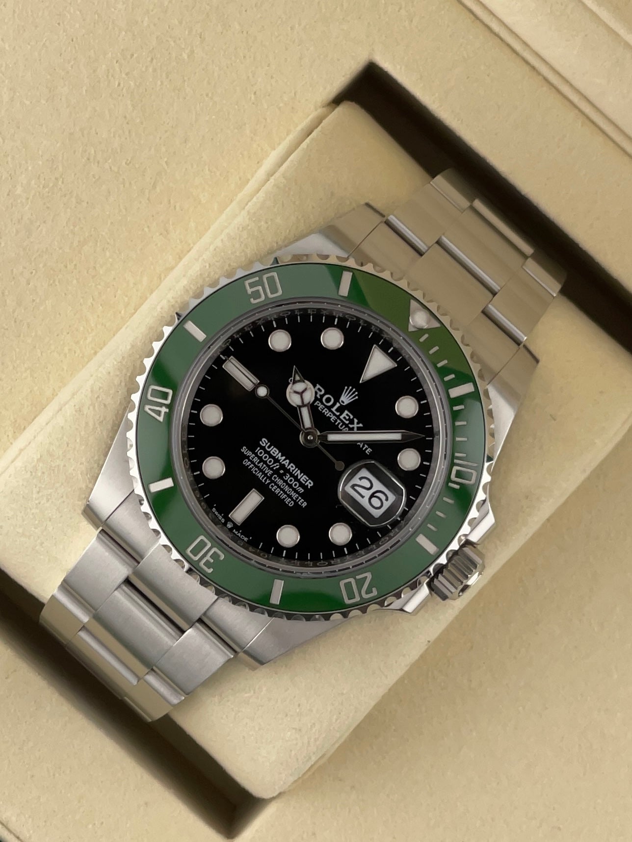 Rolex Submariner Date 126610LV Starbucks mit grüner Lünette und schwarzem Zifferblatt, 41mm Oystersteel