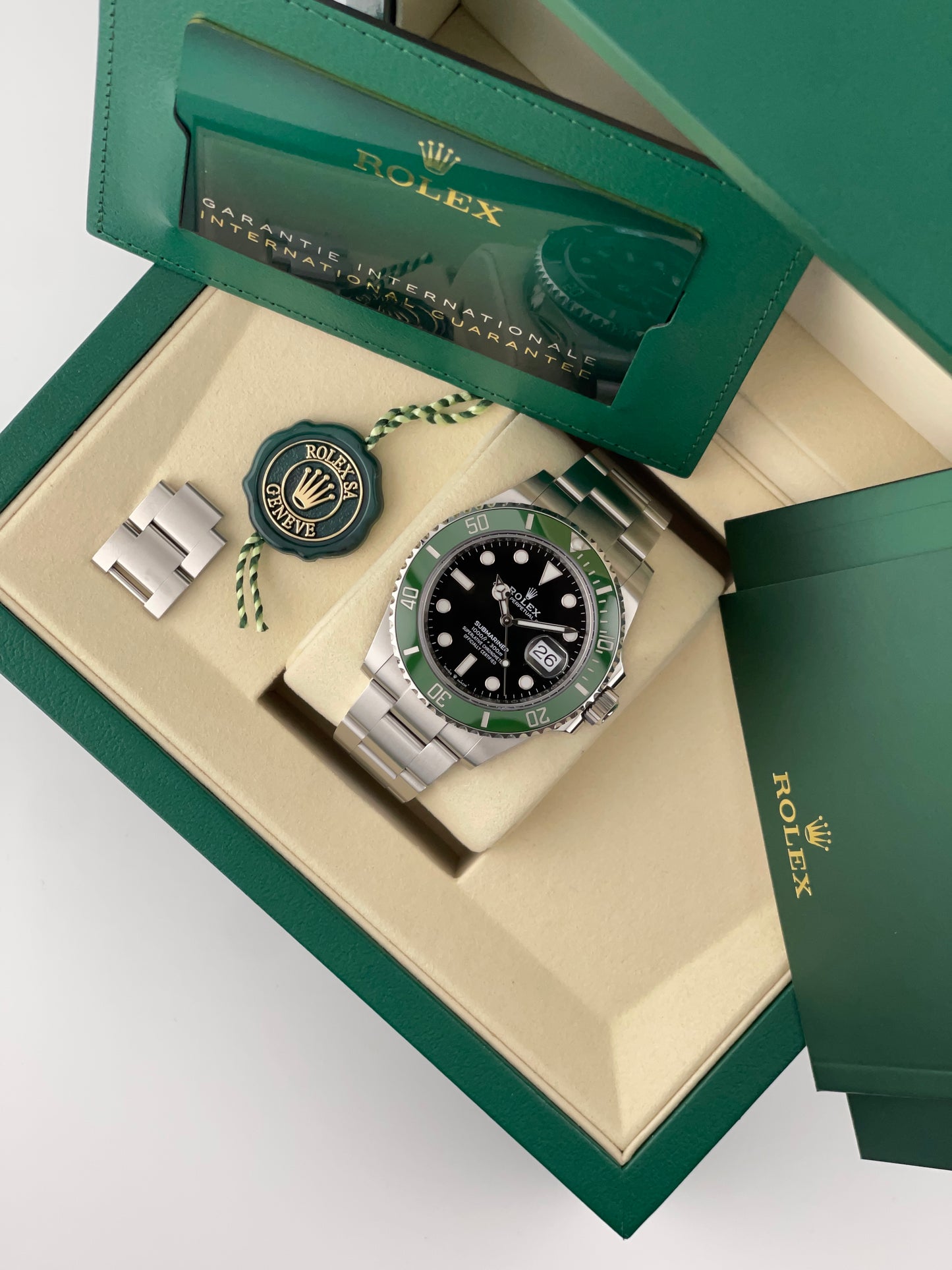 Rolex Submariner Date 126610LV Starbucks mit grüner Lünette und schwarzem Zifferblatt, 41mm Oystersteel